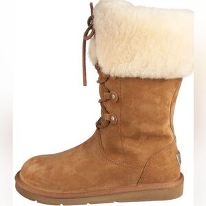 UGG Montclaire Boot Size 7